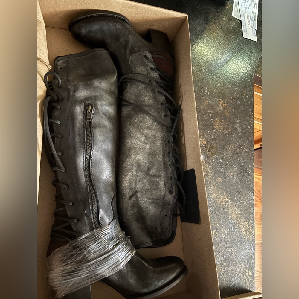 *NEW* size 7 FreeBird coal lace up boots.